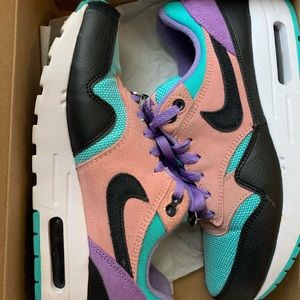 Have a Nike day air max